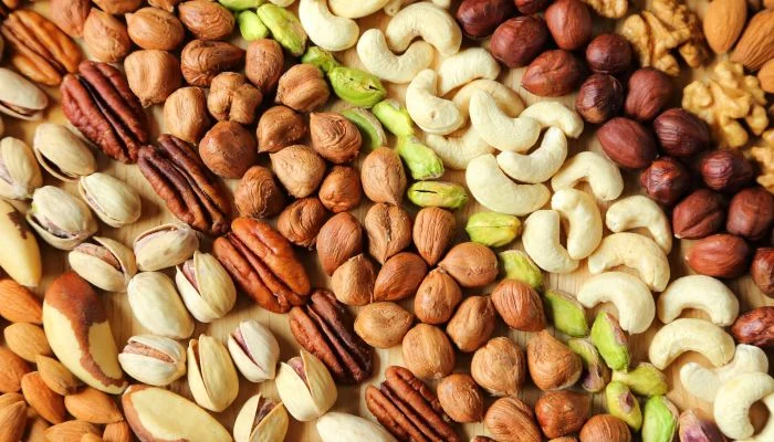 Variedades de oleaginosas: amêndoa, nozes, pistache, macadâmia, caju e avelã